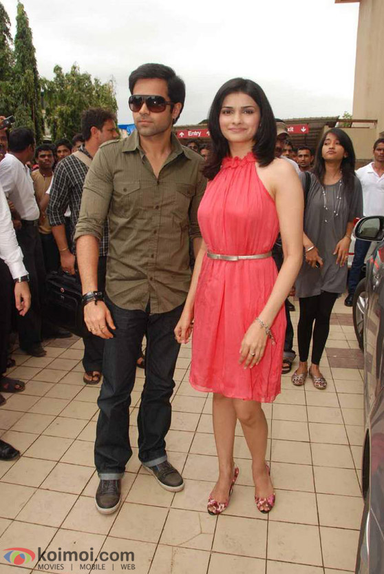 Emraan Hashmi, Prachi Desai Promote Once Upon A Time In Mumbaai Movie