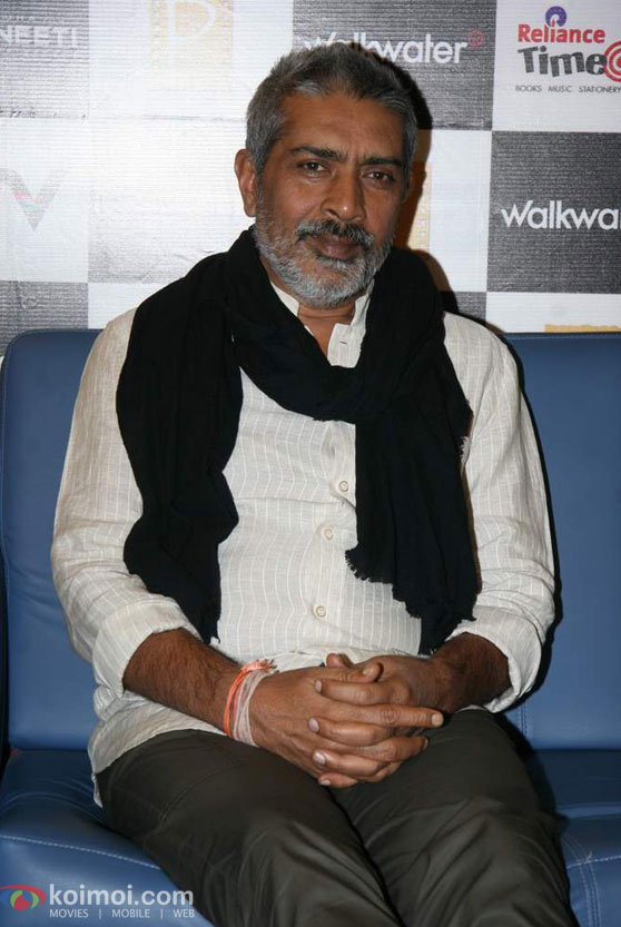 Prakash Jha-Manoj Bajpai Launch 'Raajneeti' DVD Launch