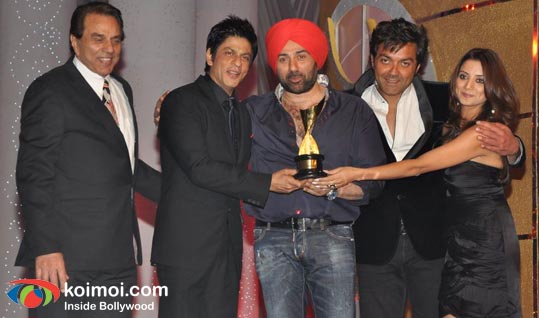 Dharmendra, Shah Rukh Khan, Sunny Deol, Bobby Deol, Kulraj Randhawa