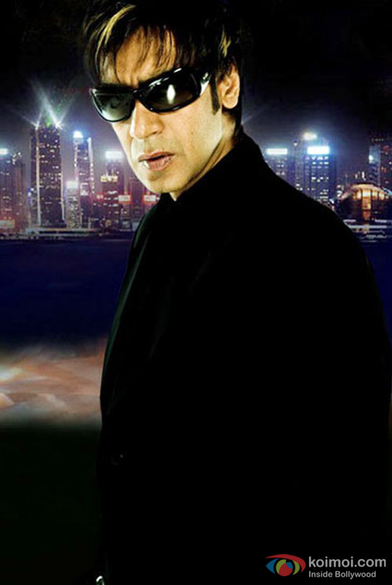 Ajay Devgan in Cash Movie