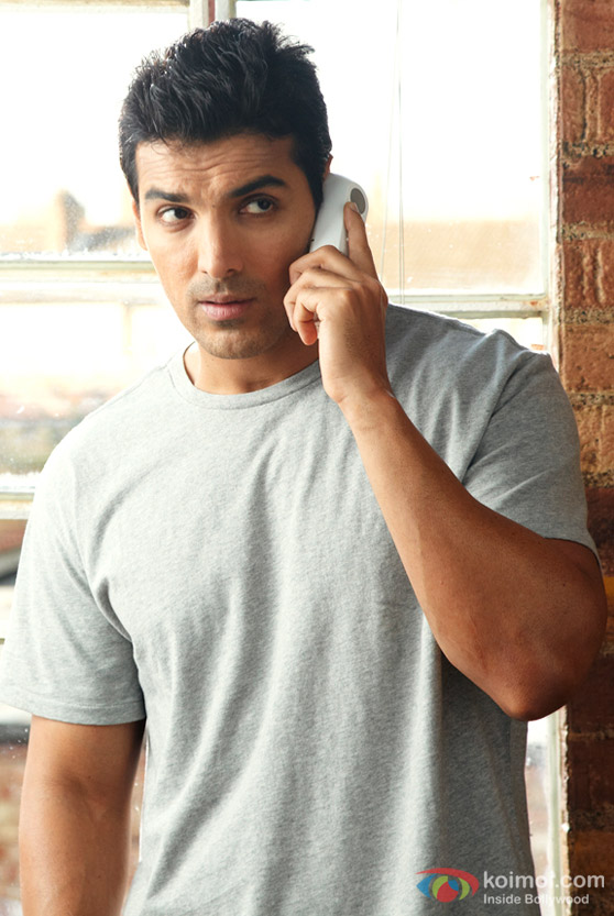 John Abraham on the phone in in Jhootha Hi Sahi Movie