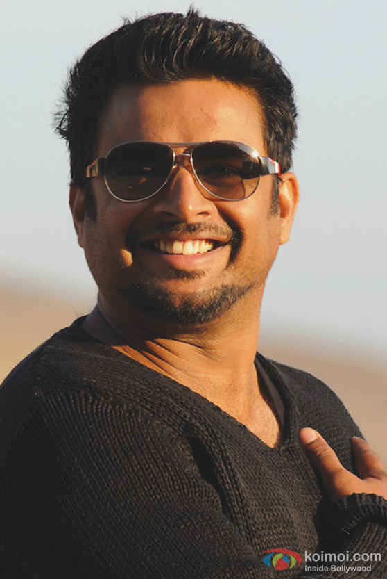R. Madhavan flashes a smile in Jodi Breakers Movie