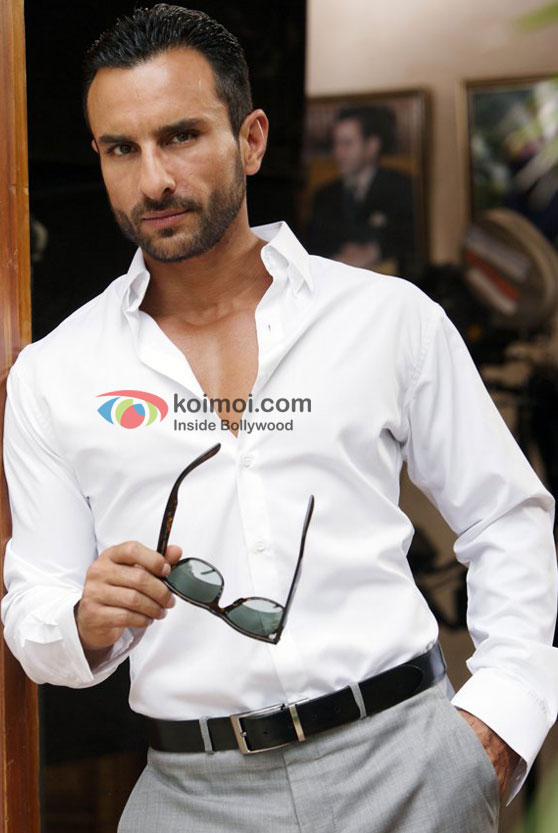 Saif Ali Khan takes off his glasses in Agent Vinod Movie