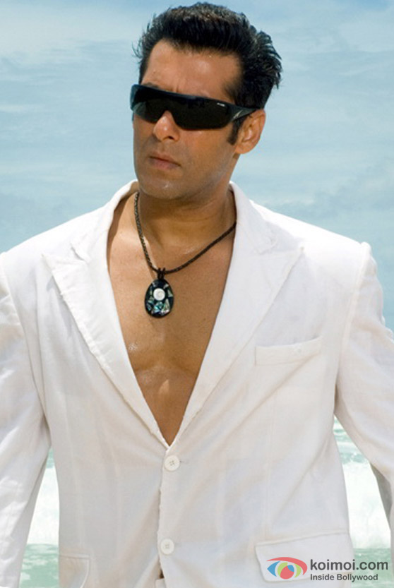 Salman Khan at the beach in Partner Movie