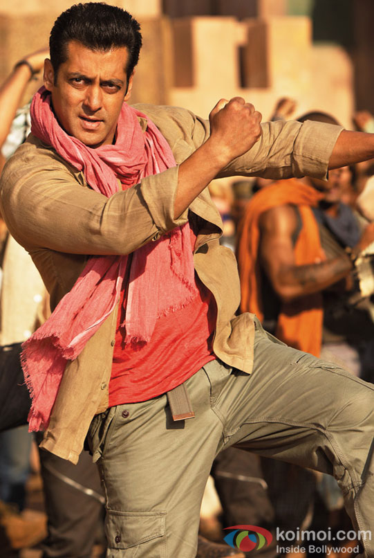 Salman Khan shake a legs on Mashallah song