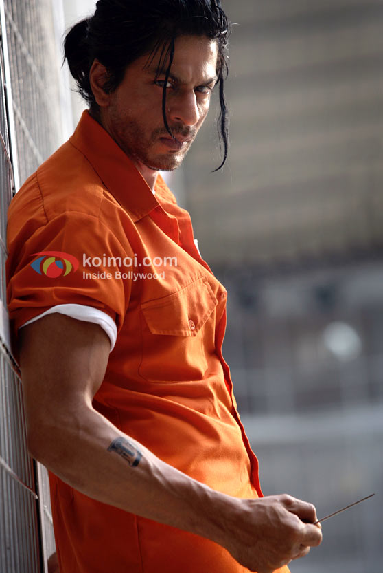 An imprisoned Shah Rukh Khan in Don 2 Movie