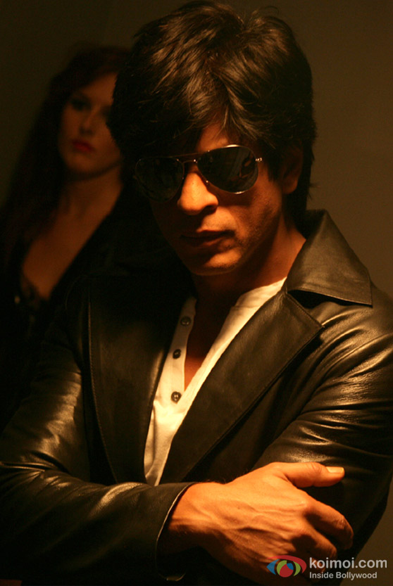 Shah Rukh Khan with arms crossed in Always Kabhi Kabhi Movie