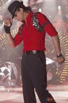 Shah Rukh Khan shakes a leg in Krazzy 4 Movie