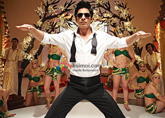 Shah Rukh Khan does the Chammak Challo dance in Ra.One Movie