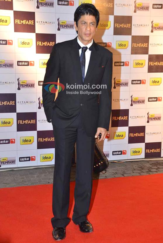Shah Rukh Khan At Filmfare Awards 2010 Nominations Event