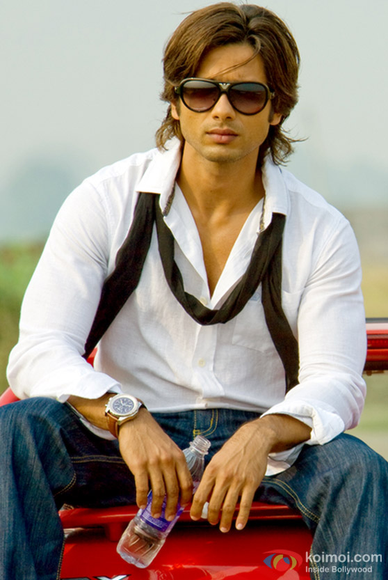Shahid Kapoor in a farm in Dil Bole Hadippa! Movie