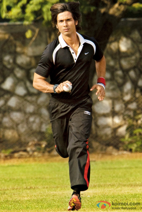 Shahid Kapoor on the field in Dil Bole Hadippa! Movie