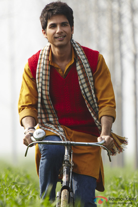 The village boy Shahid Kapoor in Mausam Movie