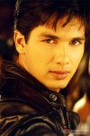 Shahid Kapoor 's smouldering look in Milenge Milenge Movie