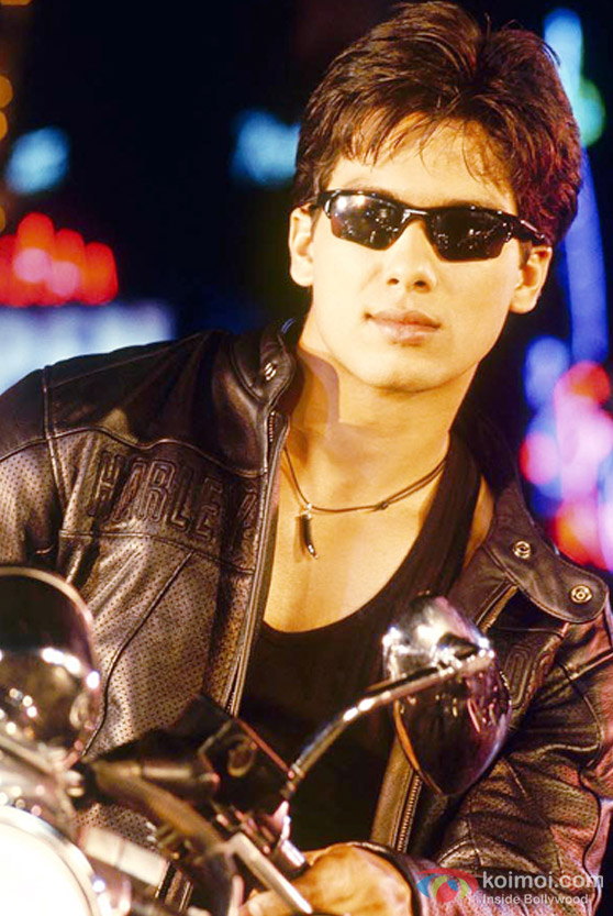 Shahid Kapoor in punk mode in Milenge Milenge Movie