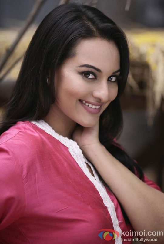 Sonakshi Sinha looks stunningly gorgeous