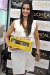 Sonam Kapoor Unveils L'Oreal Golden Girl Event