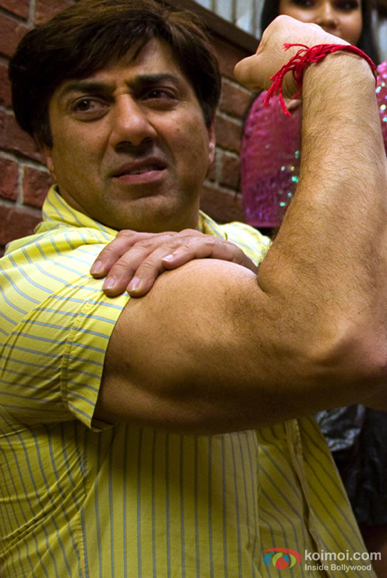 Sunny Deol 's bulging biceps in Heroes Movie