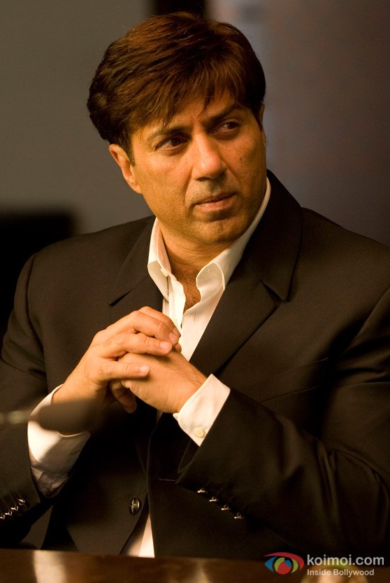 Sunny Deol contemplates in Right Yaaa Wrong Movie