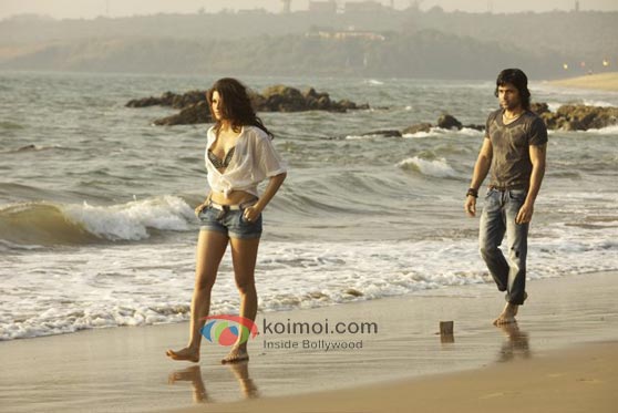 Jacqueline Fernandez, Emraan Hashmi (Murder 2 Movie Stills)
