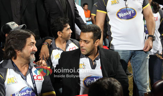 Mahesh Manjrekar, Salman Khan
