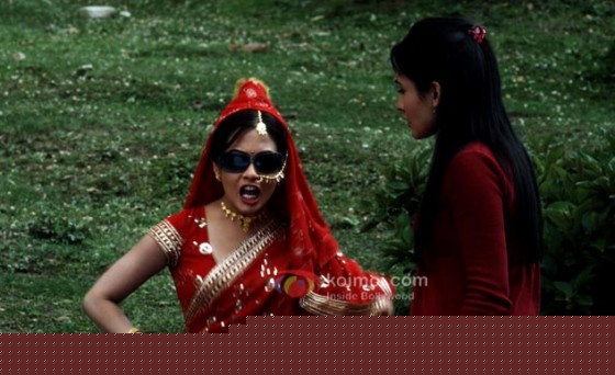 Riya Sen, Sasha Goradia (Tere Mere Phere Movie Stills)