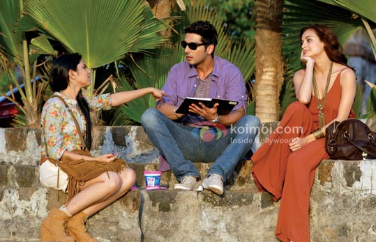 Umang Jain, Zayed Khan, Diya Mirza (Love Breakups Zindagi Movie Stills)