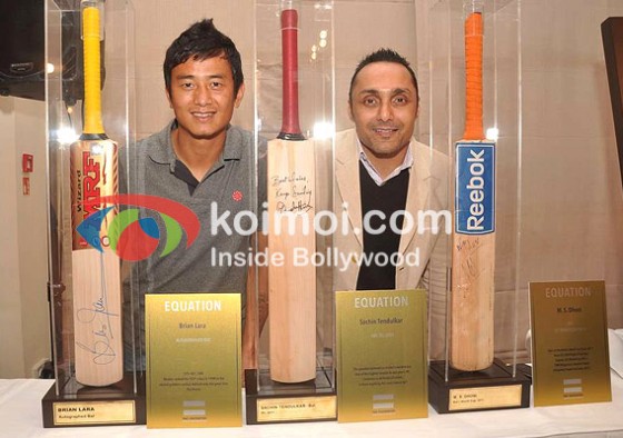 Baichung Bhutia, Rahul Bose At Sports Memorabilia Auction