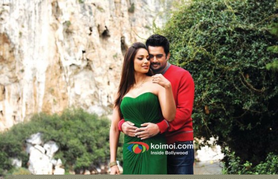 Bipasha Basu, R. Madhavan (Jodi Breakers Movie Stills)