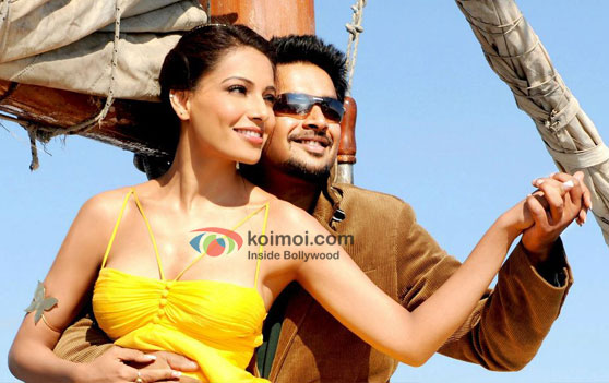 Bipasha Basu, R. Madhavan (Jodi Breakers Movie Stills)