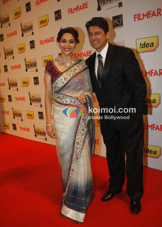 Madhuri Dixit, Dr. Shriram Madhav Nene At The '57th Idea Fimfare Awards 2011'