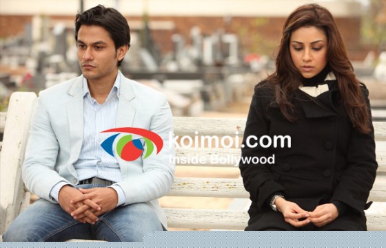 Kunal Khemu, Amrita Puri (Blood Money Movie Stills)