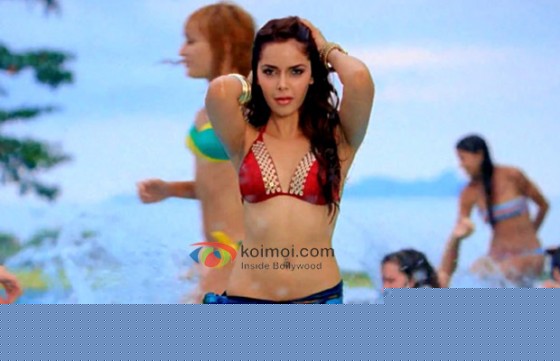 Shazahn Padamsee (Housefull 2 Movie Stills)