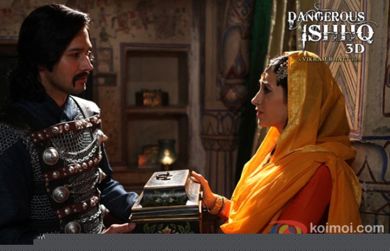 Rajneesh Duggal, Karisma Kapoor (Dangerous Ishhq Movie Stills)