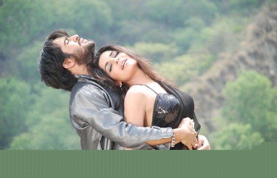 Abhishek Kumar, Meera (5 Ghantey Mien 5 Crore Movie Stills)