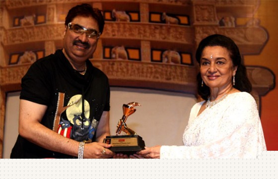 Kumar Sanu, Asha Parekh At Dadasaheb Ambedkar Awards