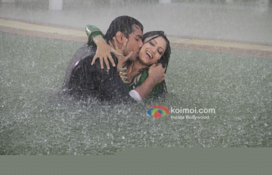 Maanas Srivastava, Julia Dutt (Rakhtbeej Movie Stills)