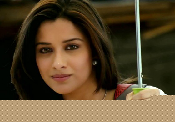 Madhurima Banerjee with her cute smile in Kamaal Dhamaal Malamaal Movie Stills