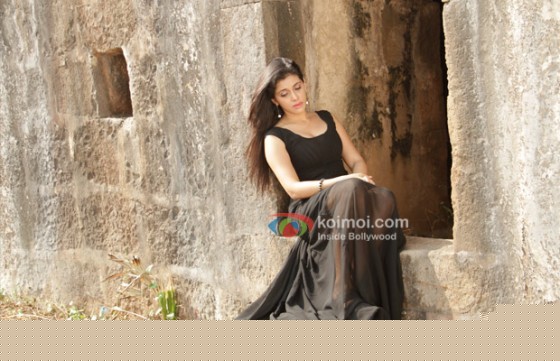 Mansi Dovhal (Rakhtbeej Movie Stills)