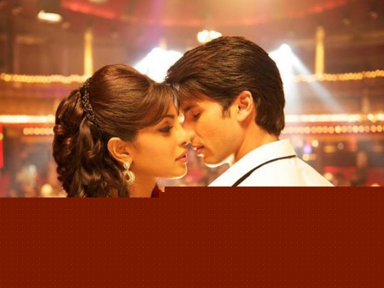 Priyanka Chopra and Shahid Kapoor in Jabse Mere Dil Ko Uff song in Teri Meri Kahaani Movie Stills