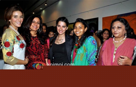 Rageshwari, Sangeeta Jindal, Shruti Seth, Manju lodha At Ponnam Salecha's Painting Exhibition