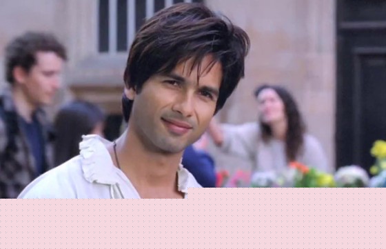 Shahid Kapoor smiles in Teri Meri Kahaani Movie Stills