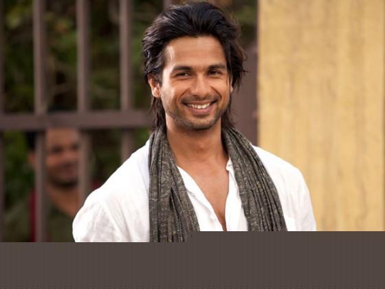 Shahid Kapoor flashes a smile in Teri Meri Kahaani Movie Stills