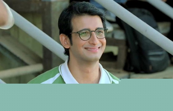 Sharman Joshi smiles in Ferrari Ki Sawaari Movie Stills
