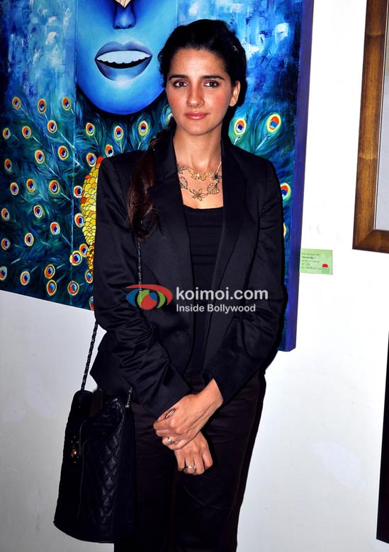 Shruti Seth At Ponnam Salecha's Painting Exhibition