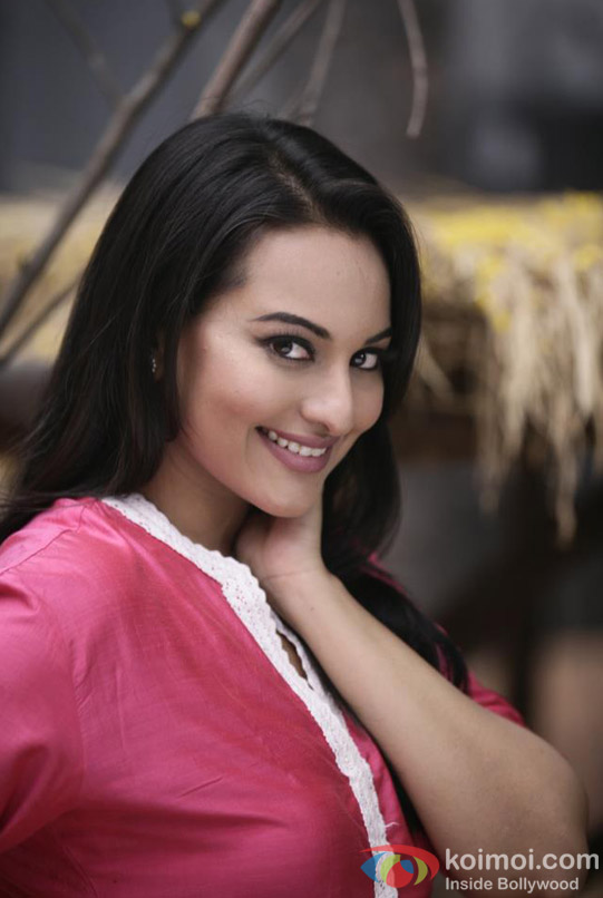 Sonakshi Sinha looks stunningly gorgeous in Son Of Sardar (Son Of Sardaar) Movie Stills