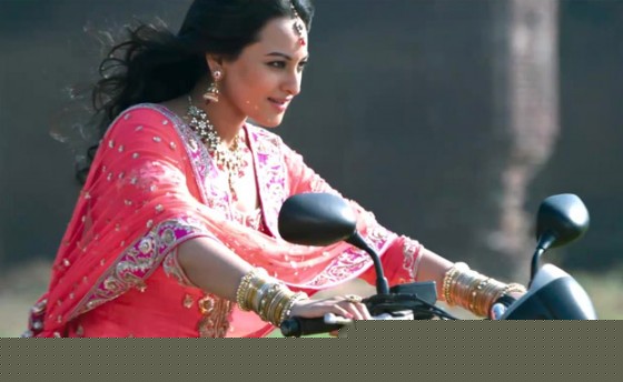 Sonakshi Sinha plays the Tom Boyish Chic riding a motorbike in Son Of Sardar Movie Stills