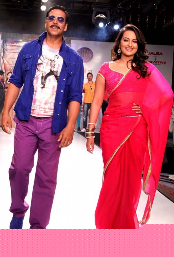 Akshay Kumar, Sonakshi Sinha At Rajasthan Fashion Week