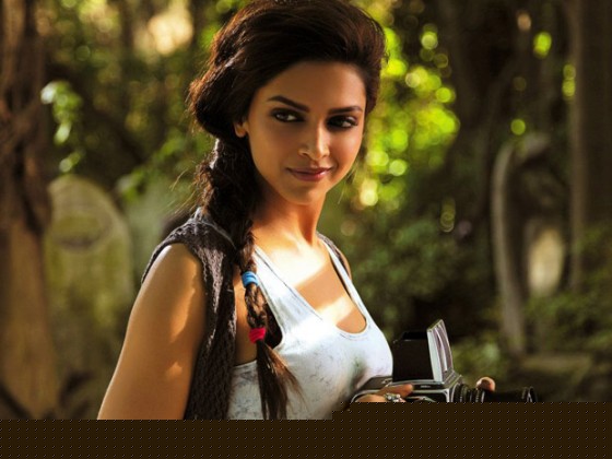 Deepika Padukone is out to take some photographs in Cocktail Movie Stills