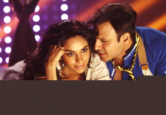 Mallika Sherawat and Vivek Oberoi look so hot in Kismet (Kismat) Love Paisa Dilli Movie Stills